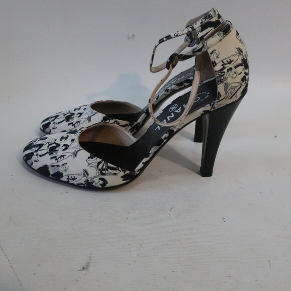 NWOB Authentic Chanel Black White Graphic Image Ankle Strap Heels 38.5 US/8.5 - Picture 5 of 13